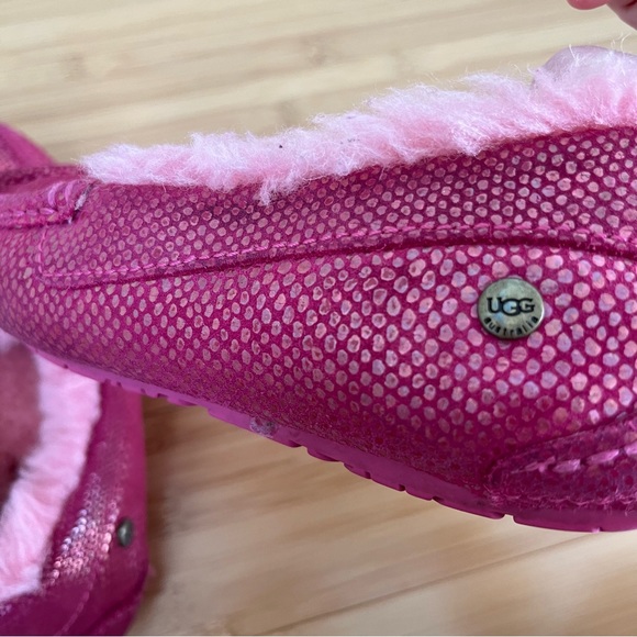 Ugg Slippers - Picture 5 of 10